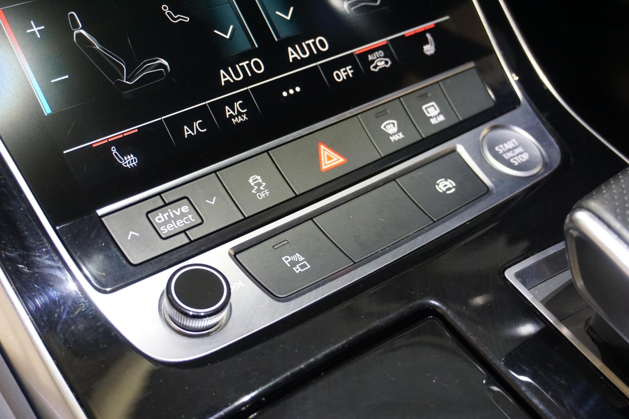 Audi Q7 3.0 TFSIe V6 55 S line SUV 5dr Petrol Plug-in Hybrid Tiptronic quattro Euro 6 (s/s) 17.9kWh (381 ps)